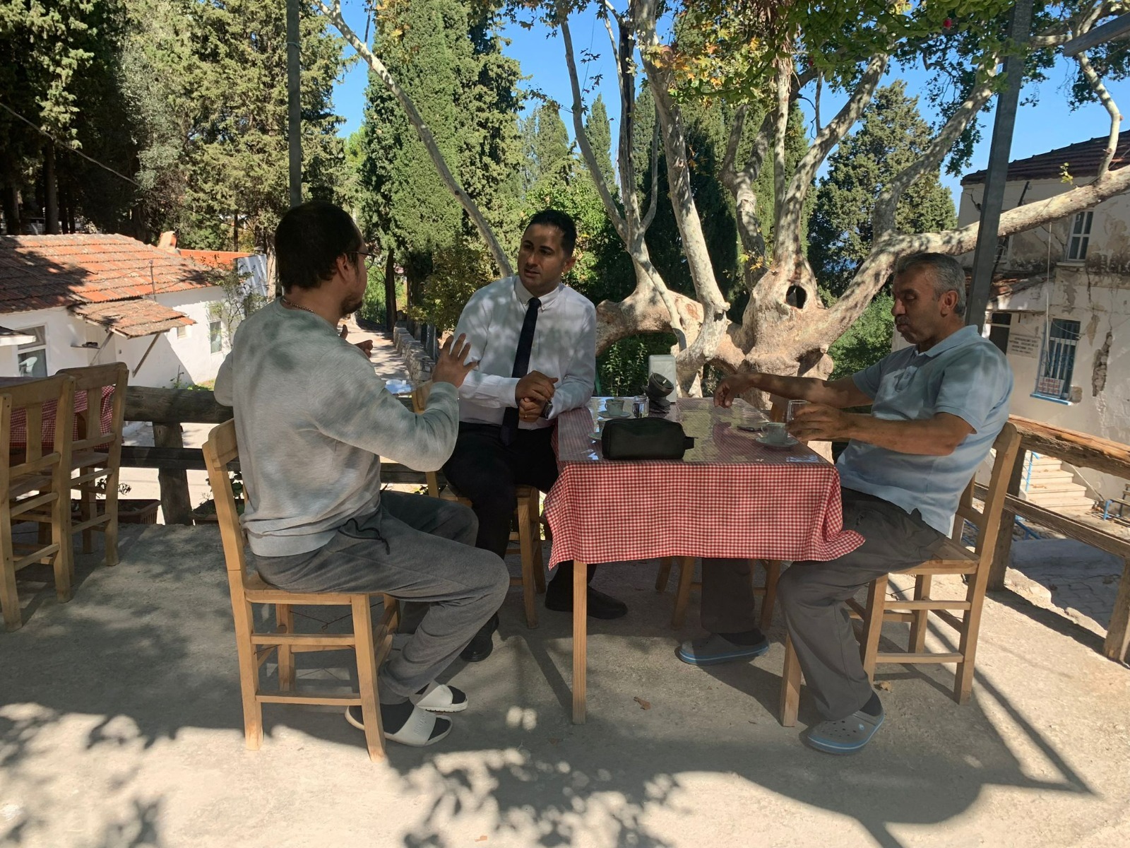 Karaburun Belediye Başkan Aday Adayı Kazım Yevimli, "Karaburun'da Gerek Dijitalde Gerekse Birlikte Halk ve Belediye El Ele" projesini duyurdu.