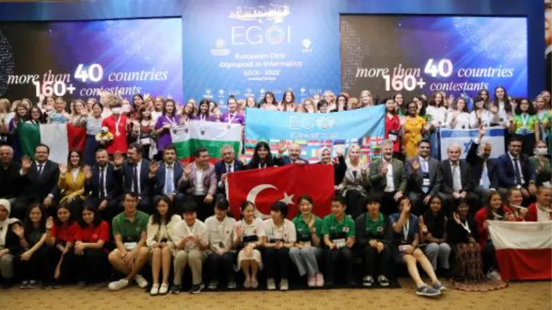 'Avrupa Kızlar Bilgisayar Olimpiyatı'nda Türkiye ilk kez altın madalyanın sahibi oldu