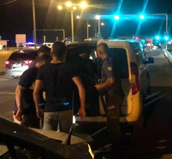 4 kamyonette 112 kaçak göçmen yakalandı