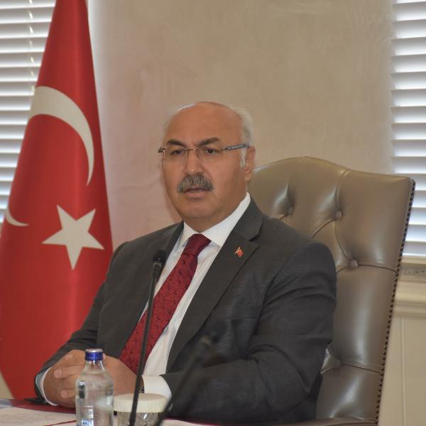 İzmir Valisi Köşger: Koronavirüs nedeniyle herhangi bir yasaklama düşünmüyoruz