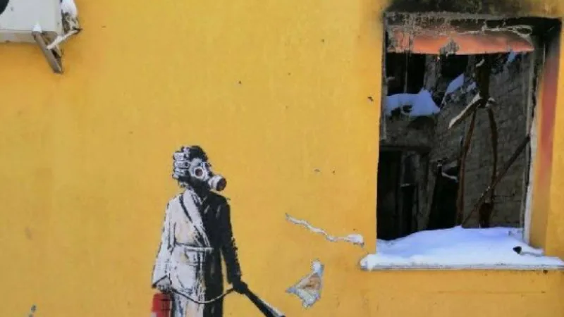 Banksy’nin Ukrayna’daki bir eseri duvardan sökülerek çalınmak istendi