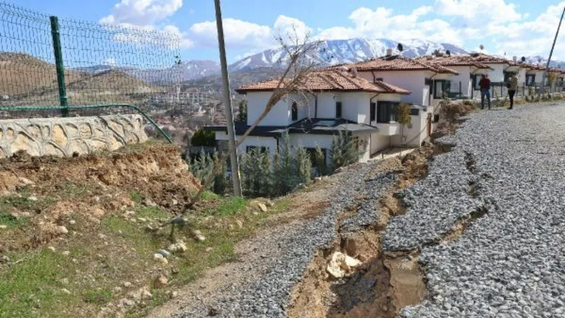 Malatya'da milyonluk villalar depremde yıkıldı