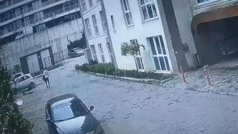 Esenyurt'ta kameraya yansıyan otomobil hırsızı yakalandı