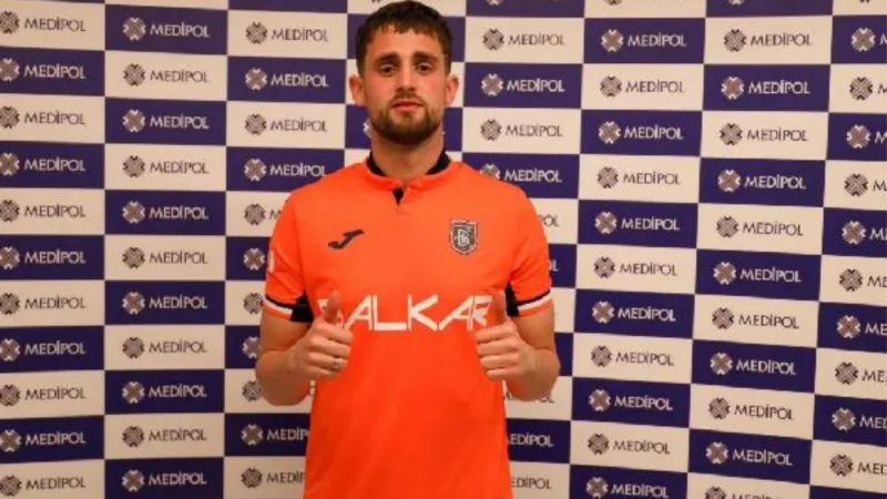 Adnan Januzaj, Başakşehir'de