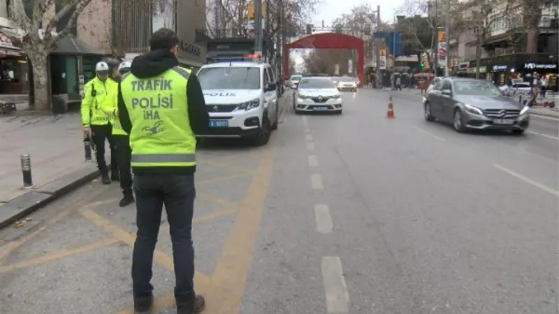 Kadıköy’de  drone destekli trafik denetimi yapıldı