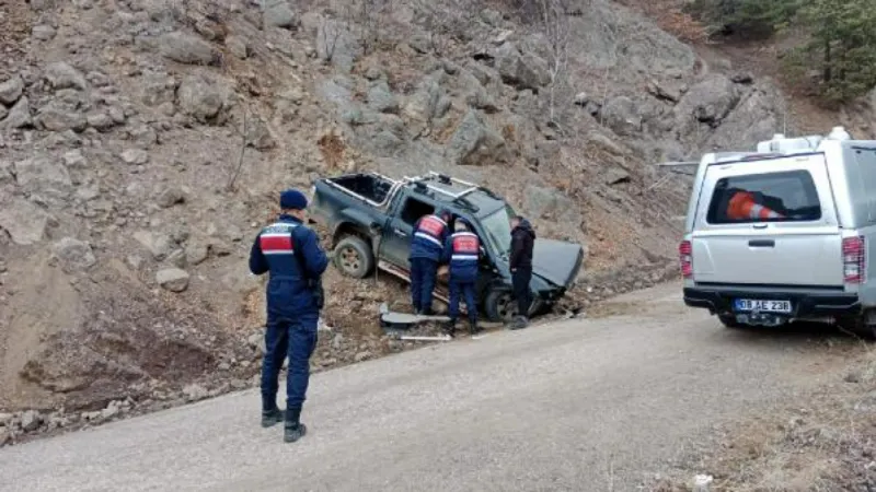 Artvin'de muhtar, kan izli aracına yakın yerde ölü bulundu; 2 gözaltı