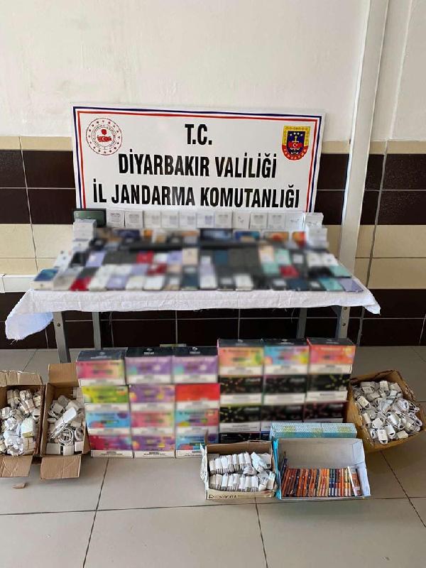 6 milyon TL'lik kaçak elektronik cihazlar ele geçirildi