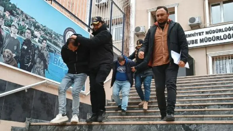 Kadıköy'de kendini polis olarak tanıtıp 500 bin lira dolandıran 2 şüpheli gözaltında 