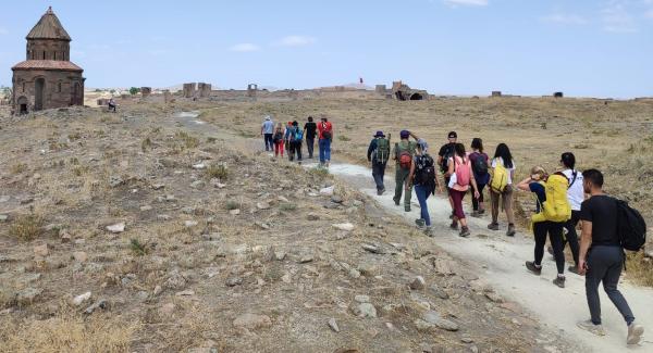 Dağcılar, Ani'nin fetih yıl dönümünü 2 bin 254 rakımda kutladı