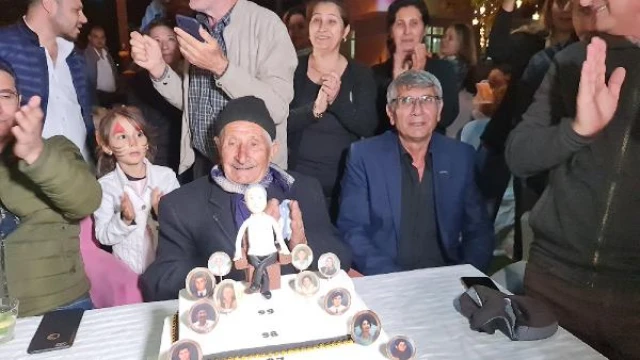 100’üncü yaşını, torunlarının konseriyle kutladı