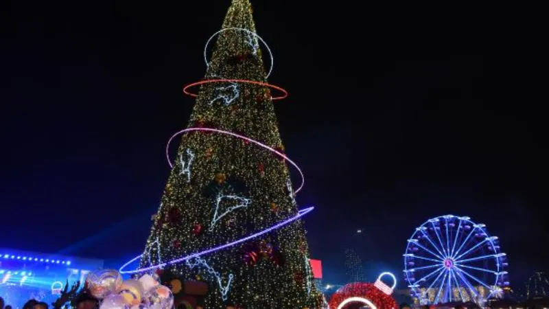 Dünya genelinde yeni yıl hazırlıkları ve Noel kutlamaları fotoğraflara yansıdı