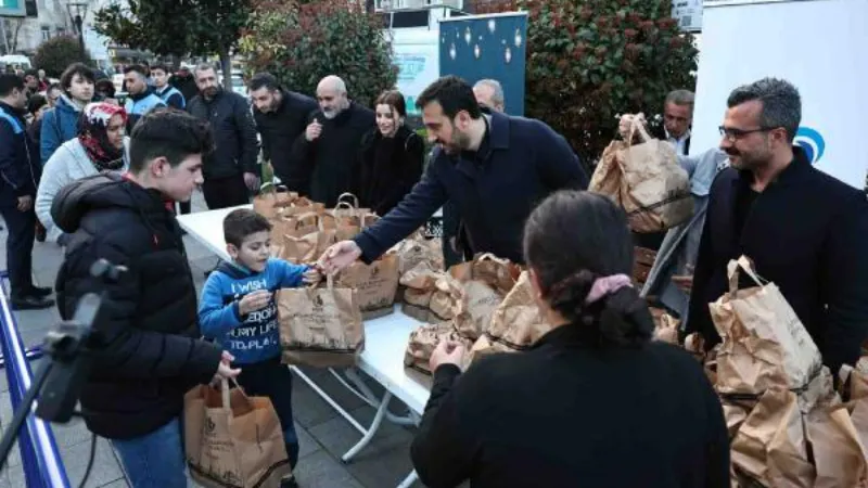 Bağcılar Belediyesi'nden Ramazan dolasıyla Malatya ve Adıyaman'da yemek ikramı 