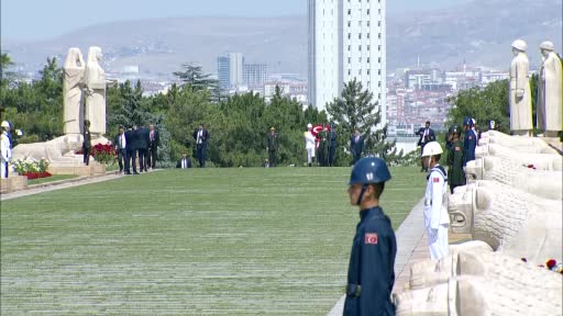 Cumhurbaşkanı Erdoğan başkanlığındaki YAŞ üyeleri Anıtkabiri ziyaret etti
