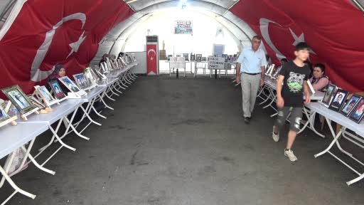 Diyarbakır’da ailelerin HDP önündeki evlat mücadelesi devam ediyor