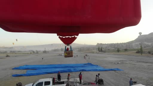 Dünyanın en büyük bayrak figürlü balonu 30 Ağustos için havalandı