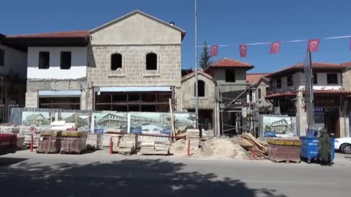 461 yaşında olan  Isparta Üzüm Pazarı restore ediliyor