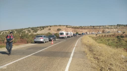 Traktör tarlaya uçtu: 1 ölü, 4 yaralı