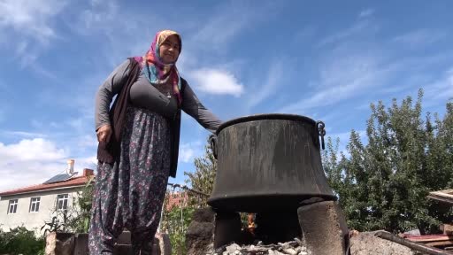 Şifa deposu üzüm pekmezinin sofralara yolculuğu sürüyor