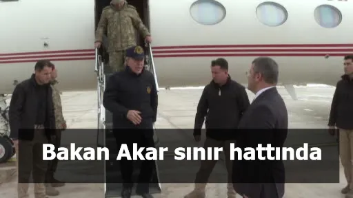 Bakan Akar sınır hattında