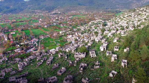 Muğla'nın 'hayalet köyü', havadan görüntülendi