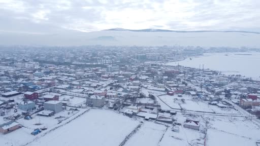 Ardahan’da Sibirya soğukları yerini kar yağışına bıraktı
