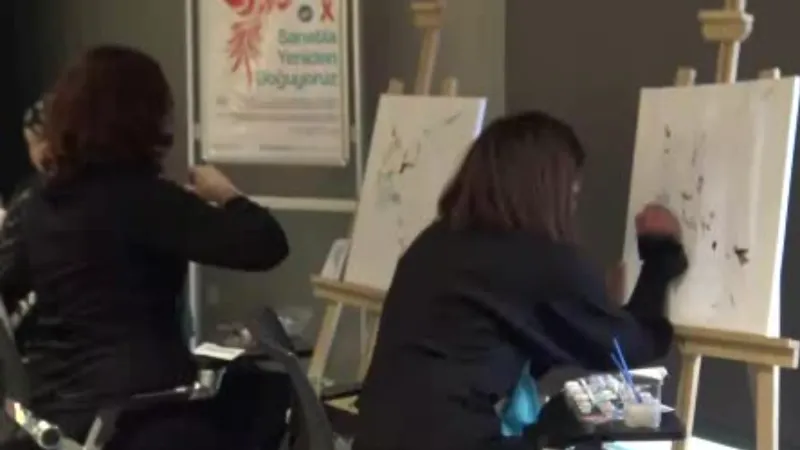 Kanser hastaları sanat ile hayata tutunuyor