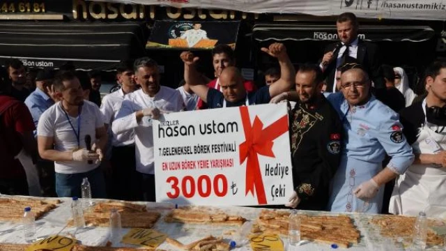 15 metre 60 santimlik böreği yiyerek 3 bin liranın sahibi oldu
