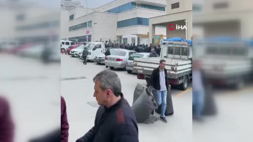 EYT’liler için Bursa’da örnek uygulama... Kurum dışına masa kurup kuyruğu bitirdiler