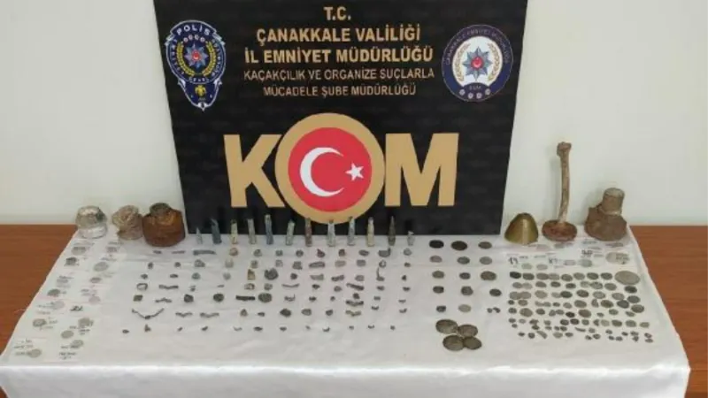 Çanakkale'de Osmanlı dönemi madalyaları ele geçirildi; 2 gözaltı