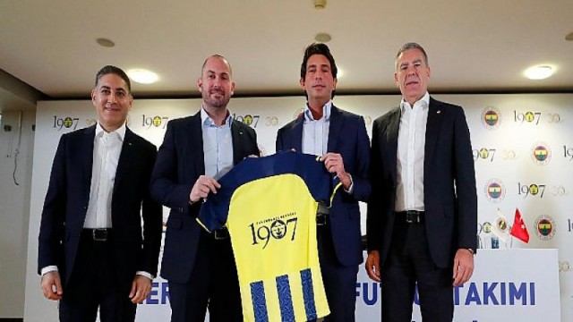 1907 Fenerbahçe Derneği’den   Fenerbahçe Kadın Futbol Takımı’na Destek