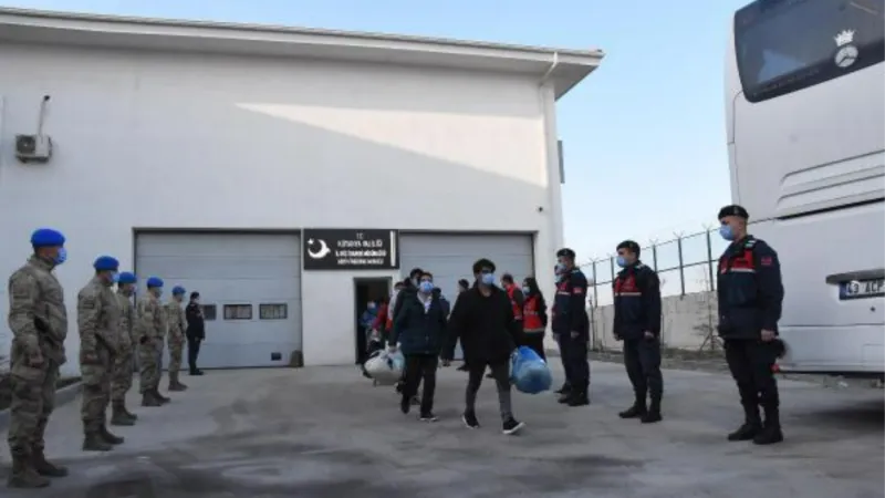 Kütahya’dan 138 kaçak göçmen, sınır dışı edildi