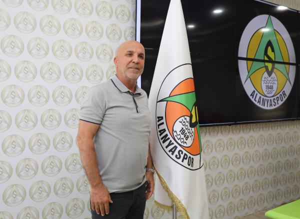 Hasan Çavuşoğlu: Beşiktaş ile Tayfur görüşmeleri devam etmiyor
