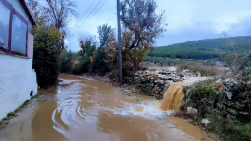 Muğla'da 8 saatte metrekareye 28 kilogram yağış düştü 