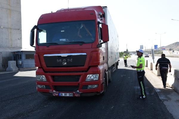 'Kilit kavşak'ta ağır tonajlı araç denetimi