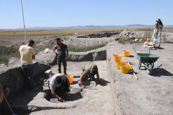 Eskişehir’de 4 bin 500 yıllık kaplarda, ağrı kesicinin etken maddesi tespit edildi
