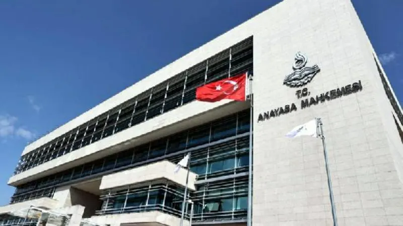 Avukata 'dolandırıcı' diyen sanığa hapis cezasına AYM'den hak ihlali kararı