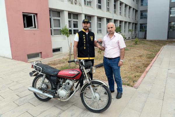 Aşık Sübhandereli'den, çalınan motosikletini bulan polise şiirli teşekkür