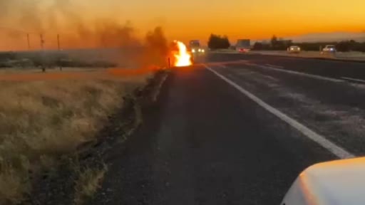 Seyir halinde bulunan LPG’li araç alev topuna döndü