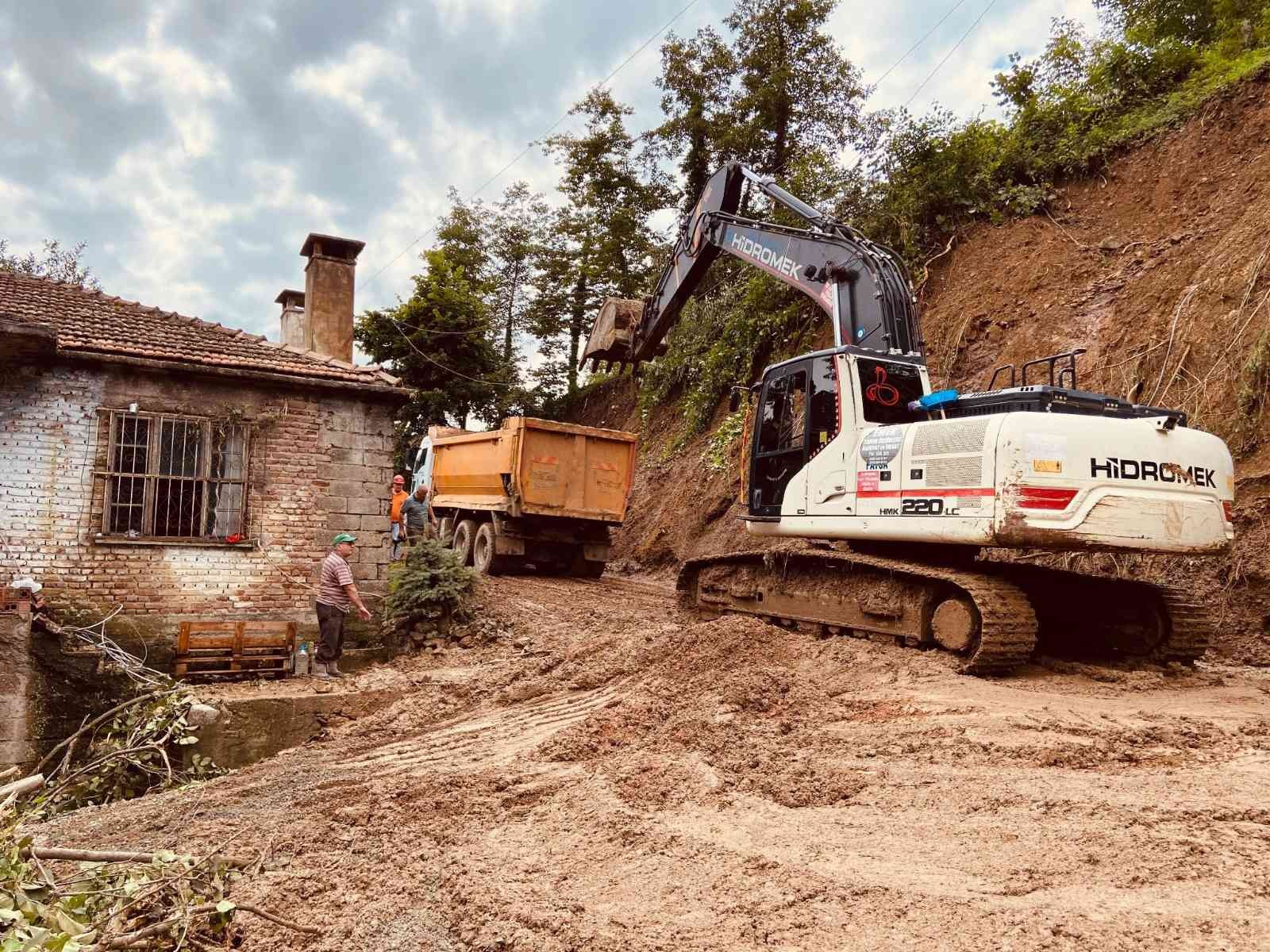 Fatsa’da şiddetli yağışın yol açtığı hasarlar gideriliyor