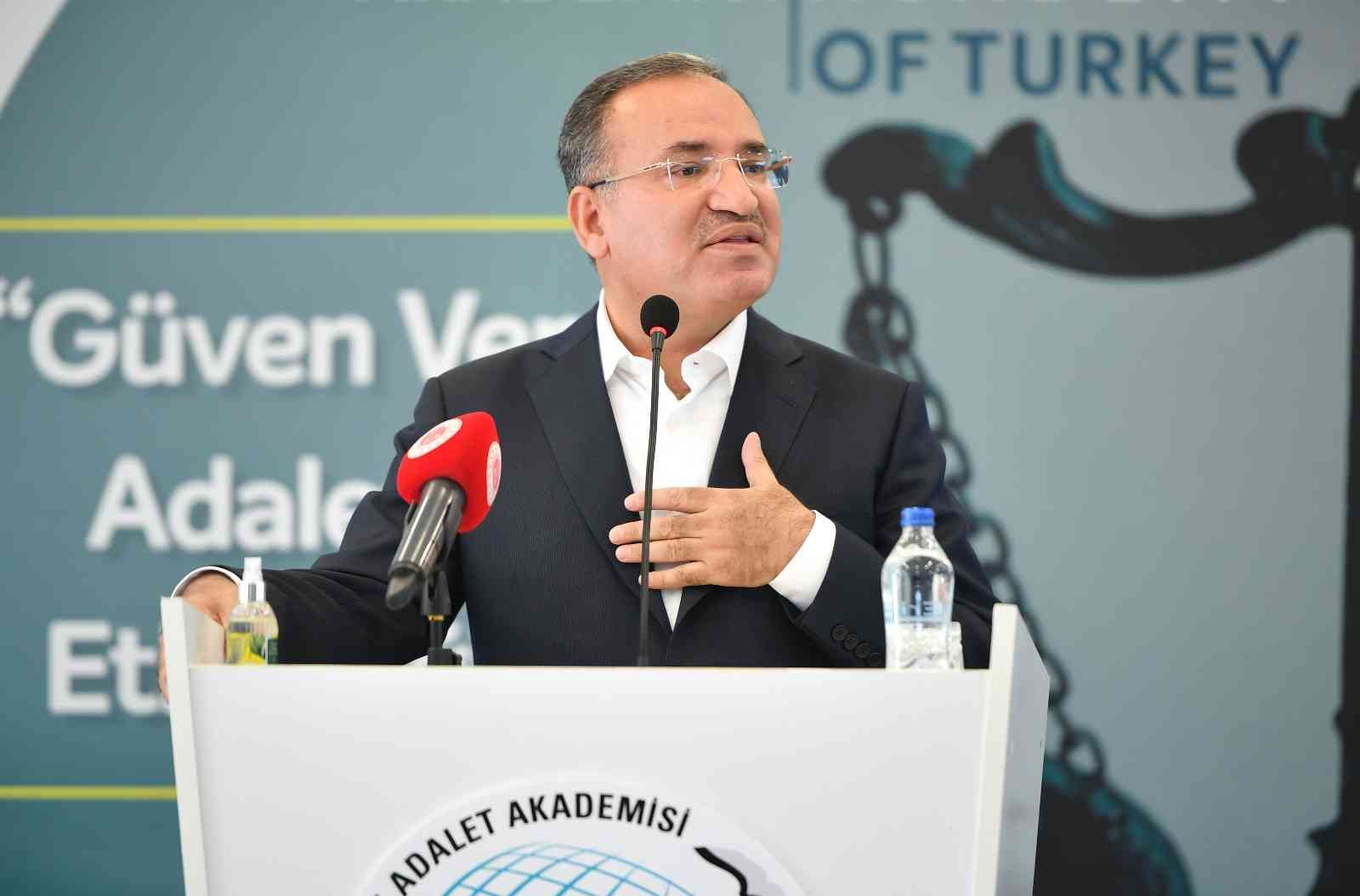 Adalet Bakanı Bozdağ: “Yargıda yapay zeka kullanımı çalışması yürütüyoruz”