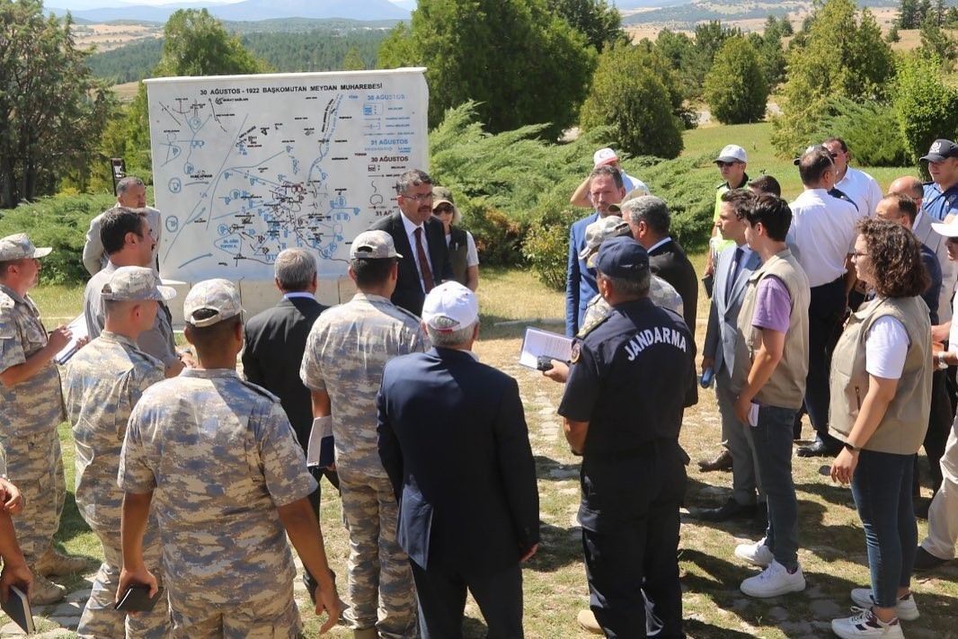 Vali Ali Çelik, Altıntaş ve Dumlupınar ilçelerinde