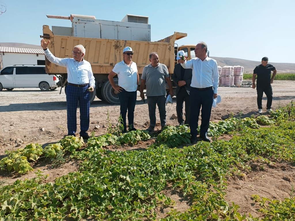 Başkan Oprukçu ve Rektör Zorlu Organik Tarım Projesi’ni inceledi