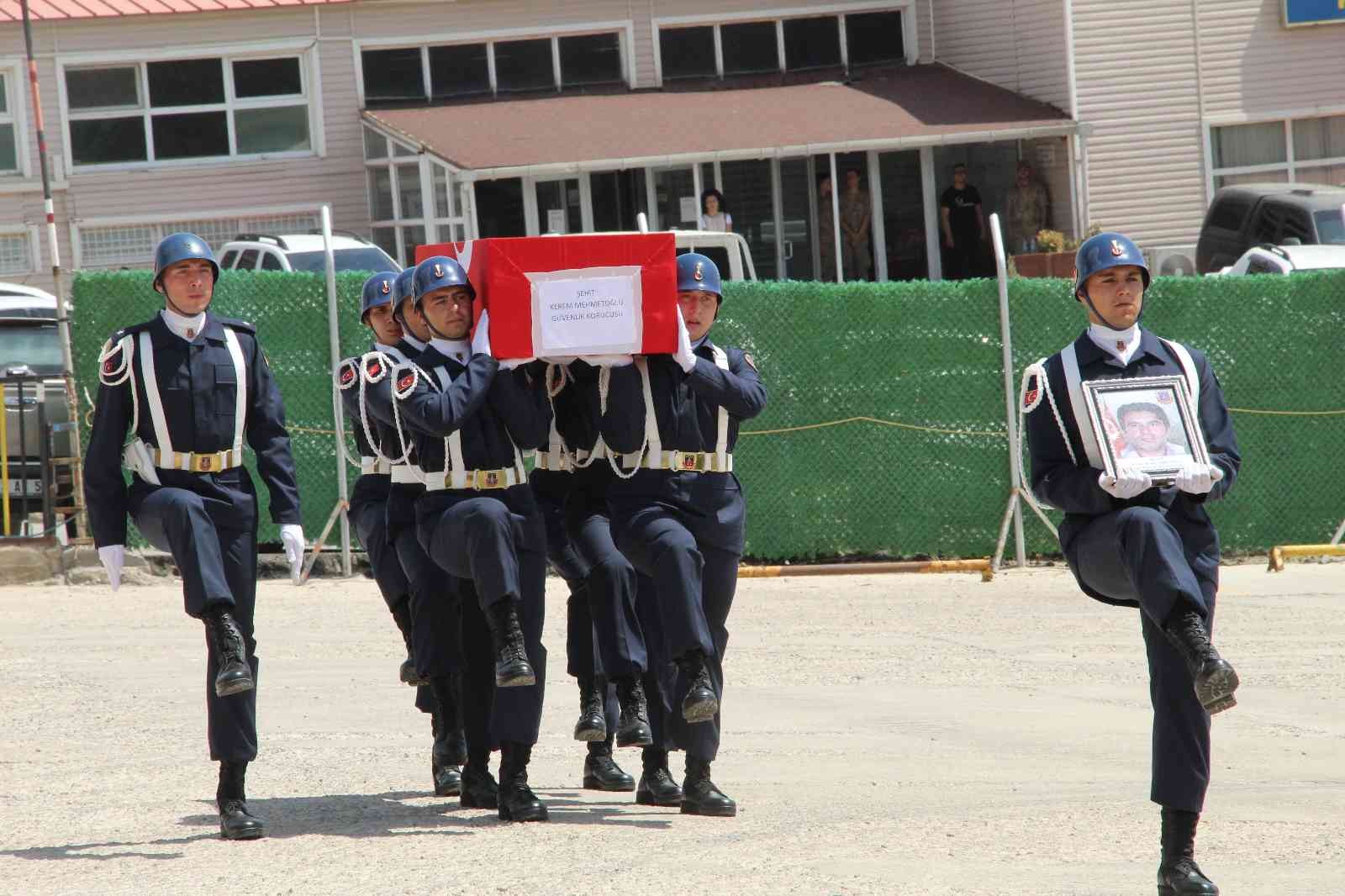 Şırnaklı şehit törenle uğurlandı