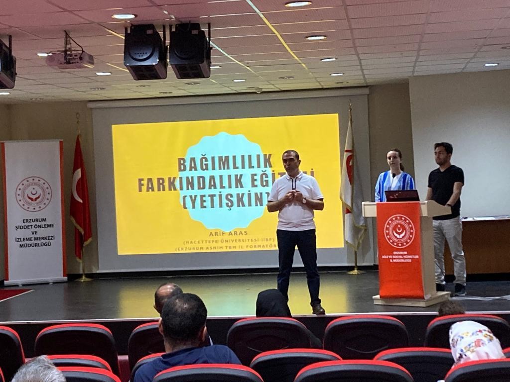 Koruyucu ailelere bağımlılık farkındalık eğitimi