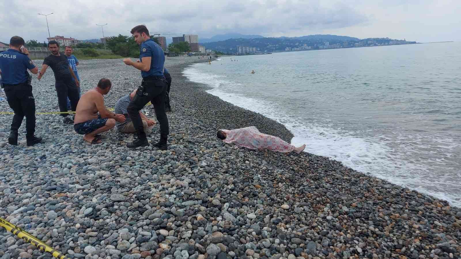 Rize’de denize giren yaşlı adam boğuldu