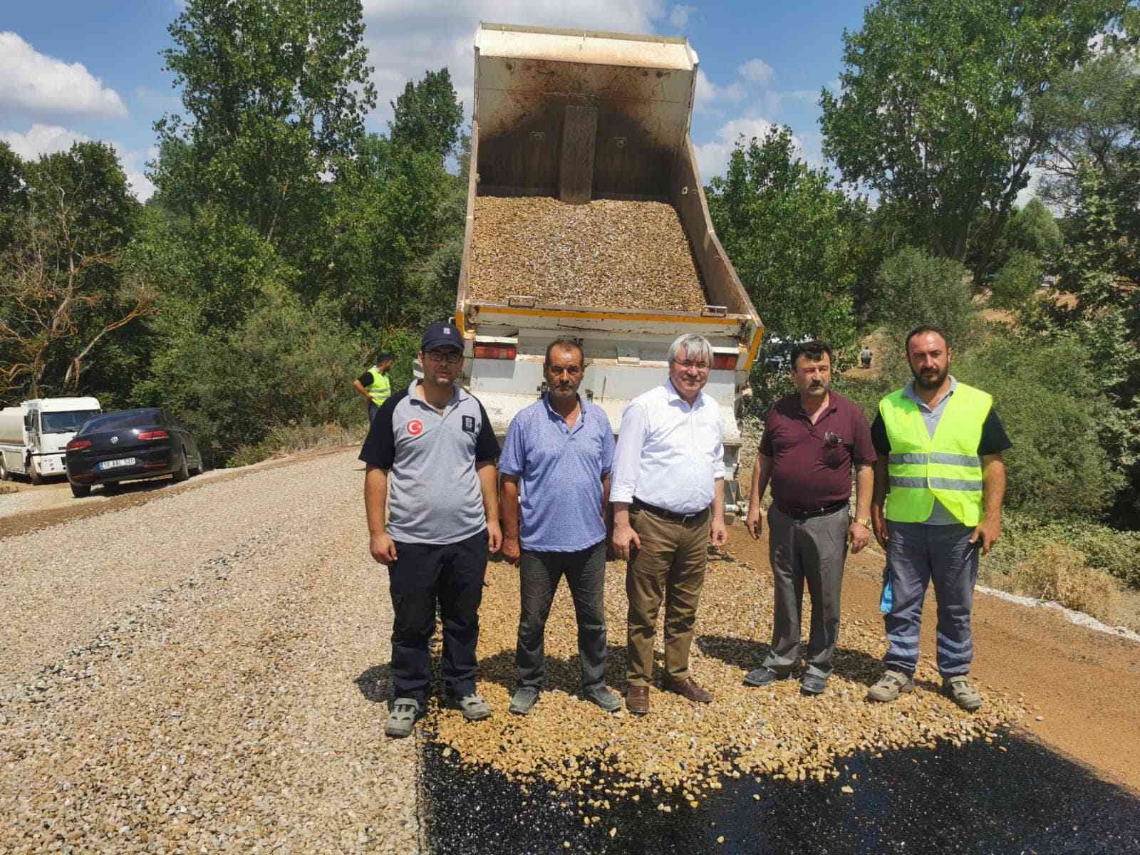 İvrindi’de kırsal mahalle yolları asfaltlanıyor