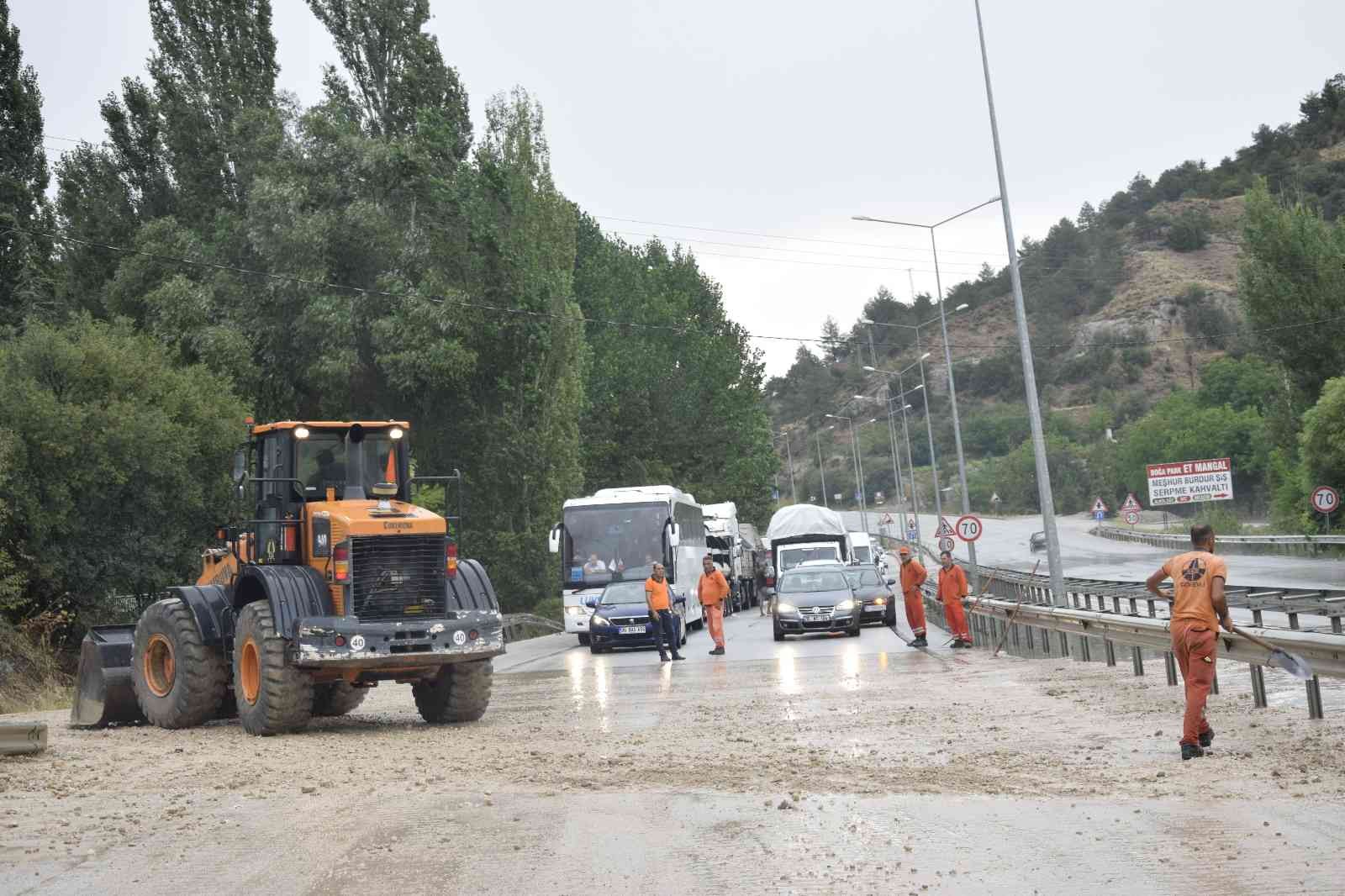 Burdur’da fırtına etkili oldu