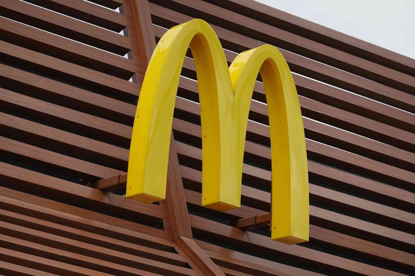 McDonald’s Ukrayna’daki restoranlarını yeniden açmaya başlayacak