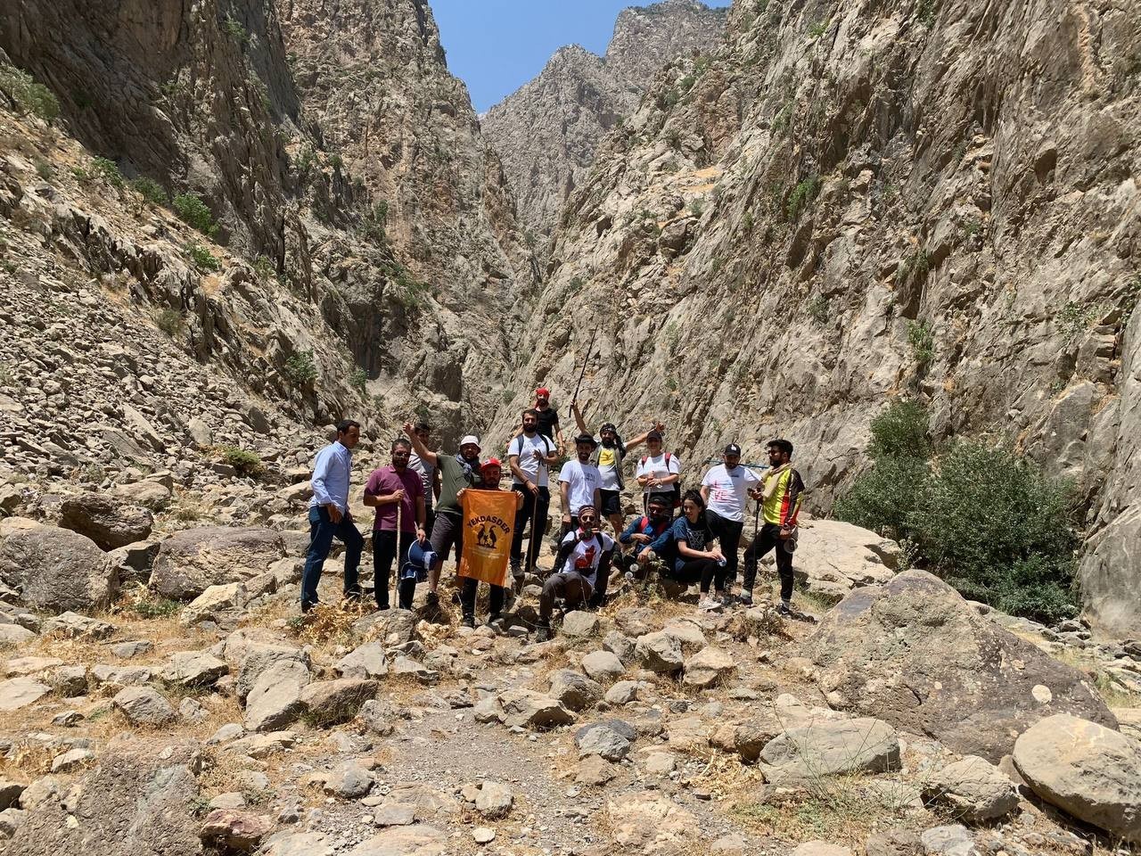 Dağcılar Şemdinli’deki kanyonları gezdi