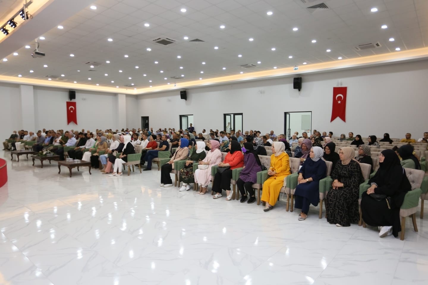 Abdurrahman Uzun "Buradan Dönüş Yok" konulu konferansa katıldı
